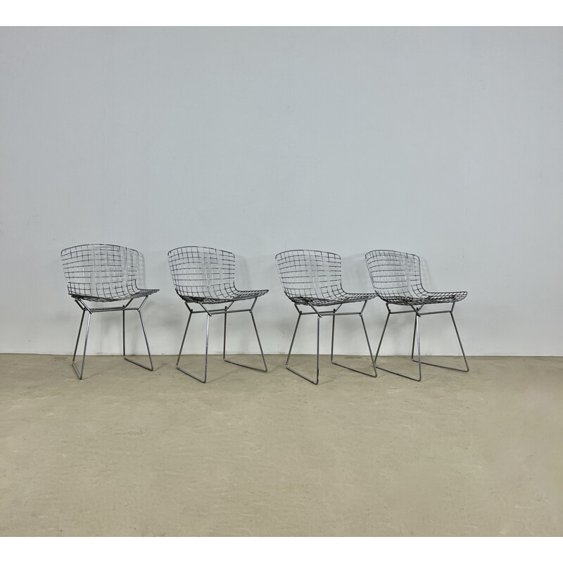 Set of 4 vintage metal chairs by Harry Bertoia for Knoll, 1960s