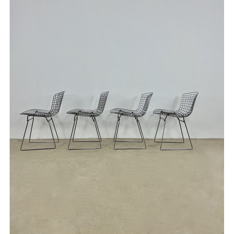 Set of 4 vintage metal chairs by Harry Bertoia for Knoll, 1960s