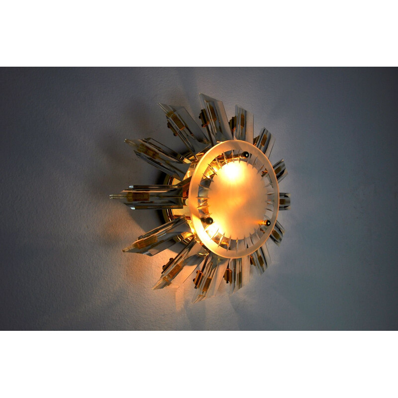 Vintage wall lamp in triedri glass by Oscar Torlasco for Stilkronen, Italy 1970