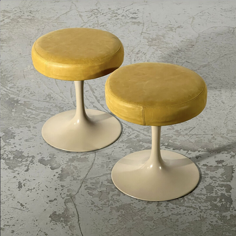 Vintage "tulip" stool by Eero Saarinen for Knoll International