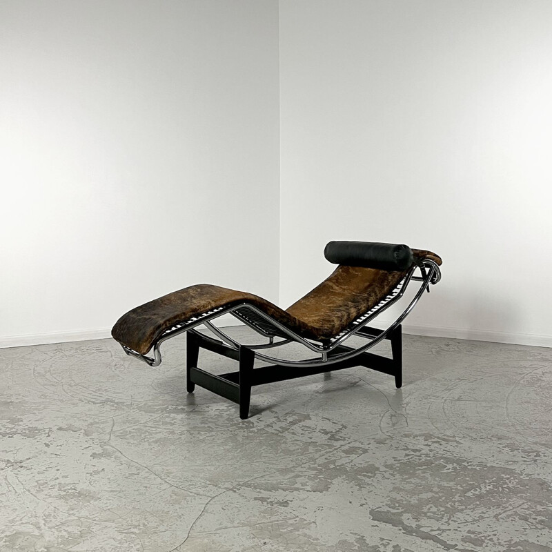 Vintage lounge chair Lc4 by Le Corbusier for Cassina
