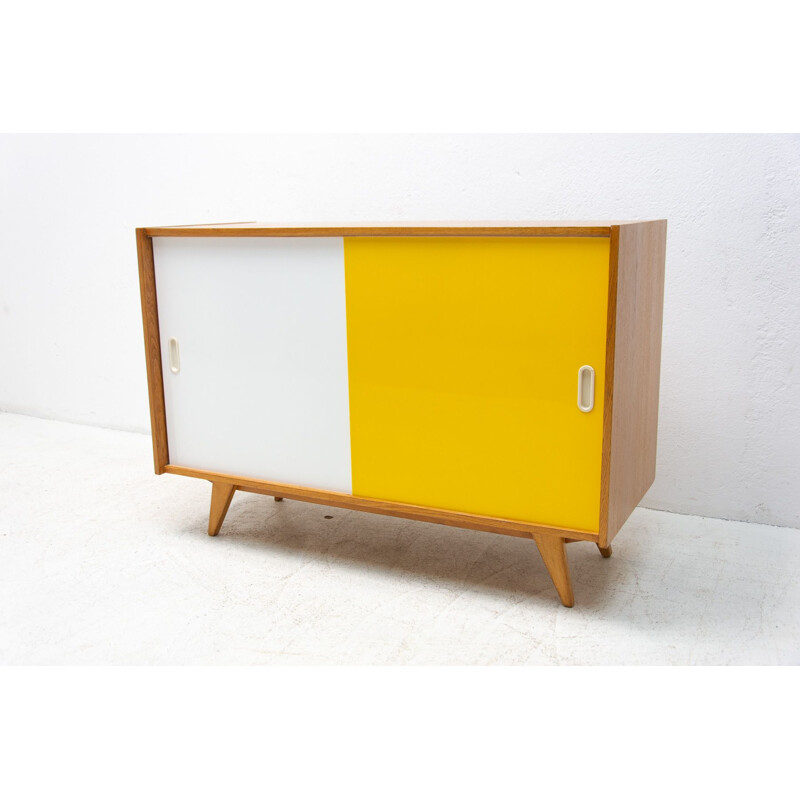 Credenza vintage in faggio "U-452" di Jiří Jiroutek, Repubblica Ceca 1960