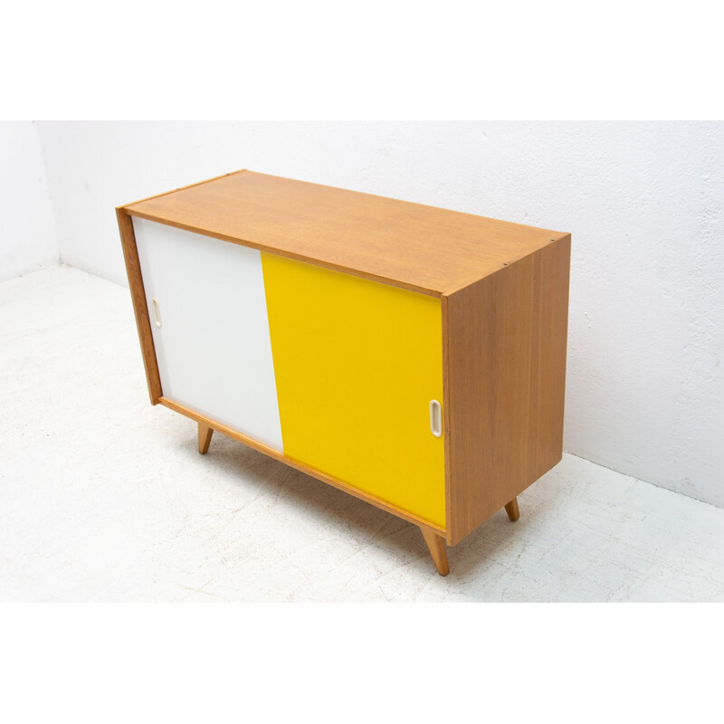 Vintage beechwood sideboard "U-452" by Jiří Jiroutek, Czech 1960