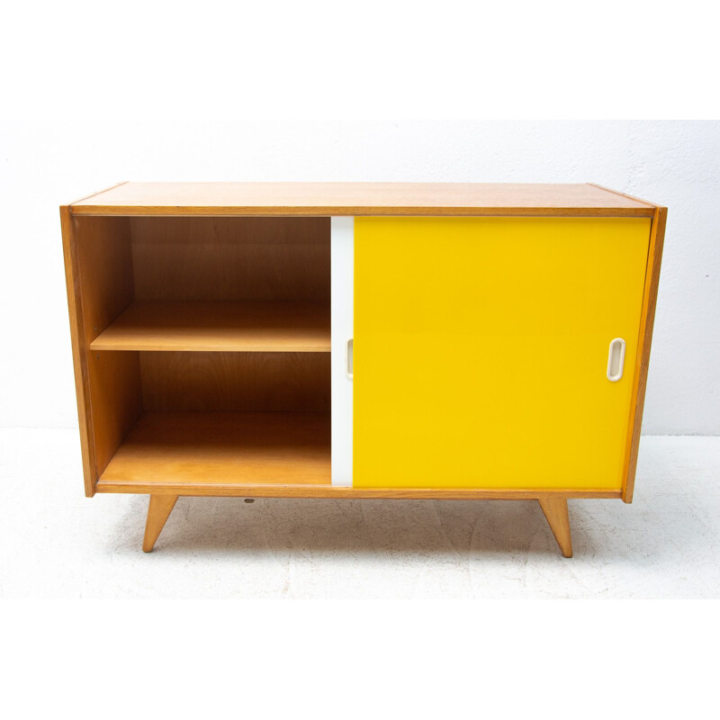 Vintage beechwood sideboard "U-452" by Jiří Jiroutek, Czech 1960