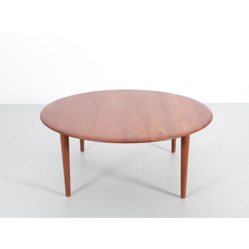 Scandinavian vintage coffee table in solid teak by Hvidt and Mølgaard Nielsen, Daneamark