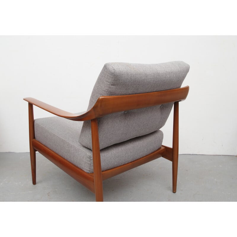 Fauteuil vintage Knoll Antimott en merisier et tissu gris - 1960