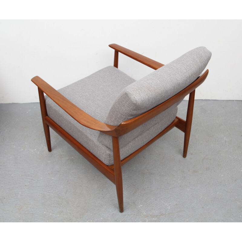 Knoll Antimott armchair in cherry wood and grey fabric - 1960s