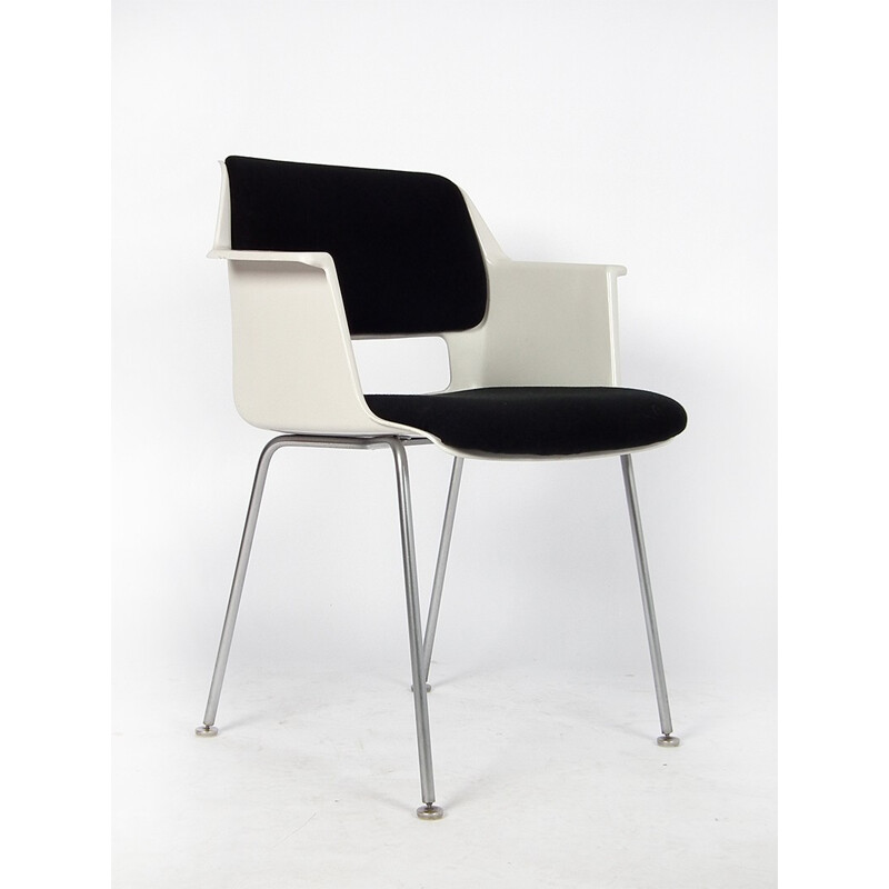 Gispen dining chair in white polyester and chromed steel, A. R. CORDEMEYER - 1960s