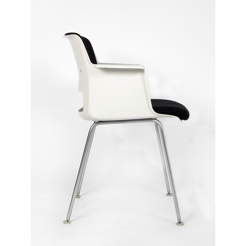 Gispen dining chair in white polyester and chromed steel, A. R. CORDEMEYER - 1960s