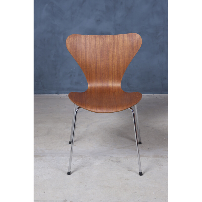 Mid-century Danish teak plywood model 3107 side chair by Arne Jacobsen for Fritz Hansen, 1950s