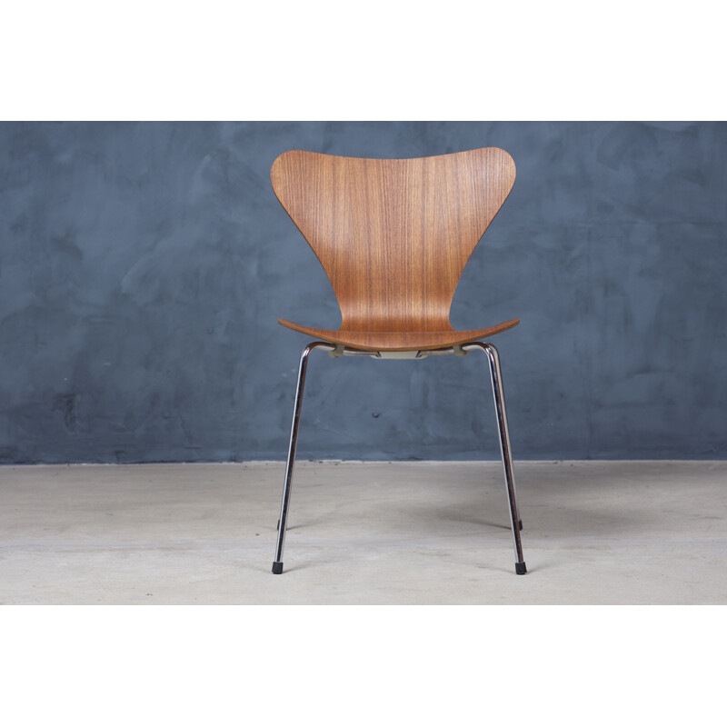 Mid-century Danish teak plywood model 3107 side chair by Arne Jacobsen for Fritz Hansen, 1950s