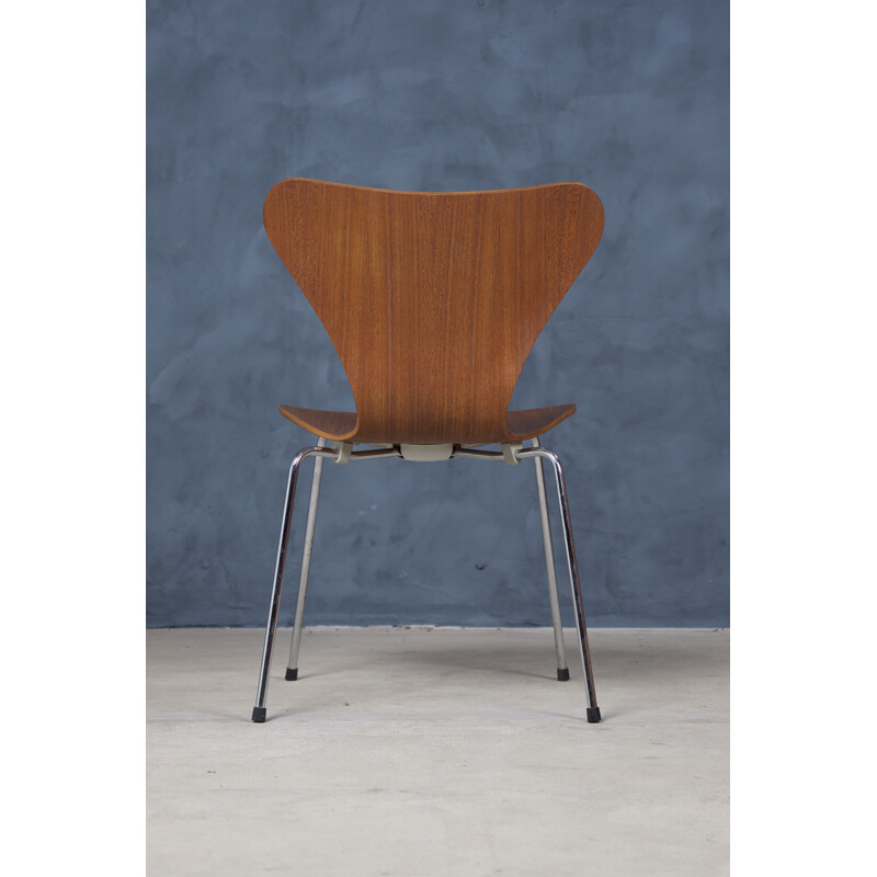 Mid-century Danish teak plywood model 3107 side chair by Arne Jacobsen for Fritz Hansen, 1950s