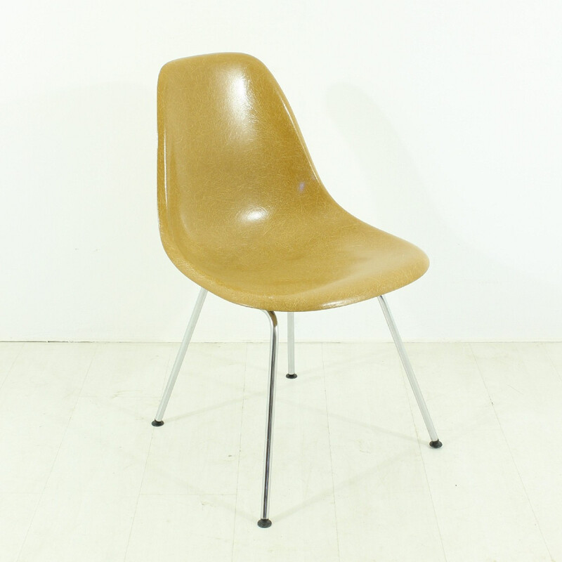 Mid-century Herman Miller chair in dark ochre fiberglass, Charles & Ray EAMES - 1960s