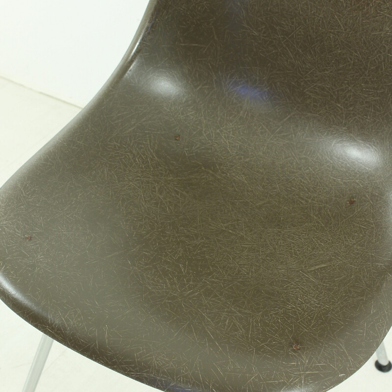 Chocolate brown Herman miller dining chair, Charles & Ray EAMES - 1960s