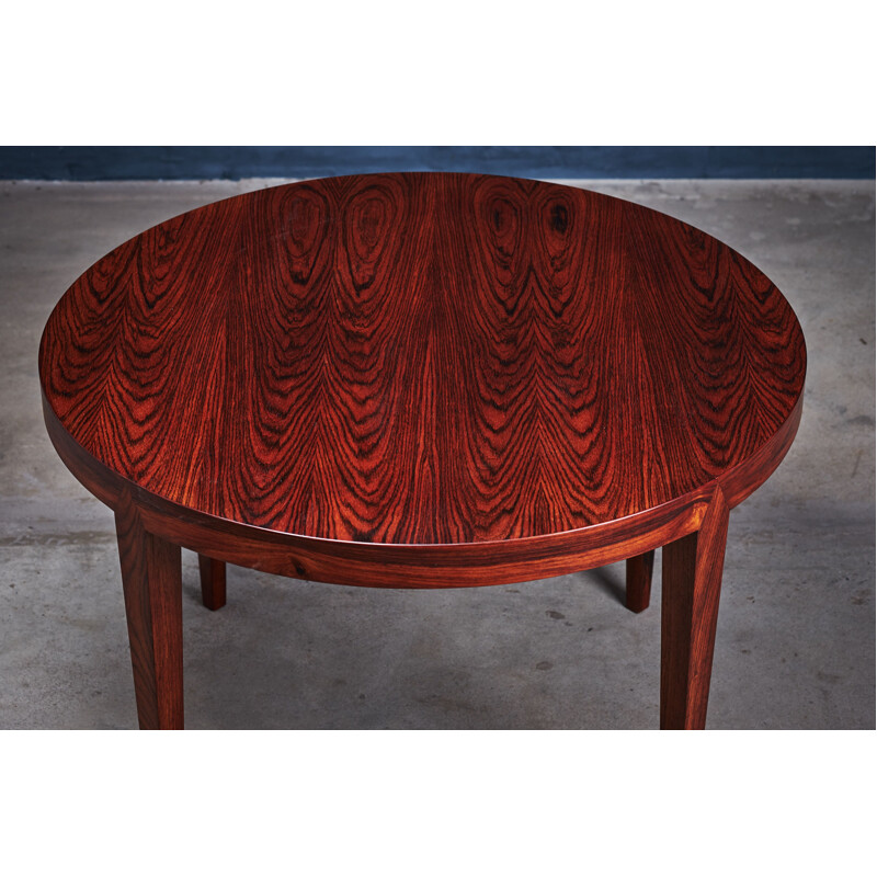 Vintage round rosewood coffee table by Severin Hansen for Haslev Møbelsnedkeri, Denmark 1950