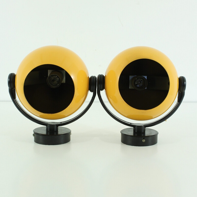 Pair of Erco wall lamps in yellow metal - 1970s
