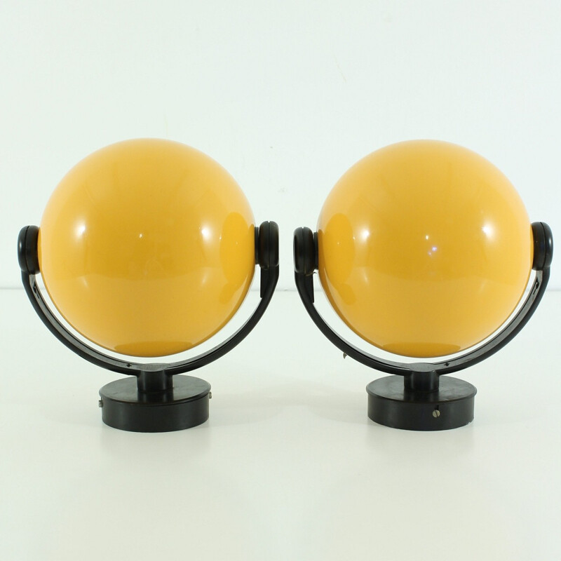 Pair of Erco wall lamps in yellow metal - 1970s