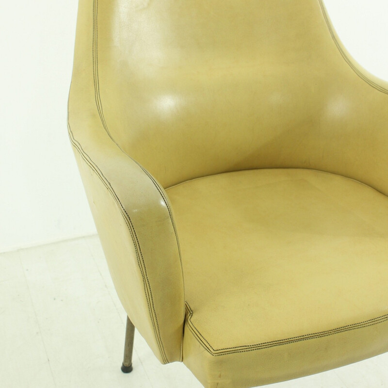 Fauteuil vintage en simili cuir jaune - 1950