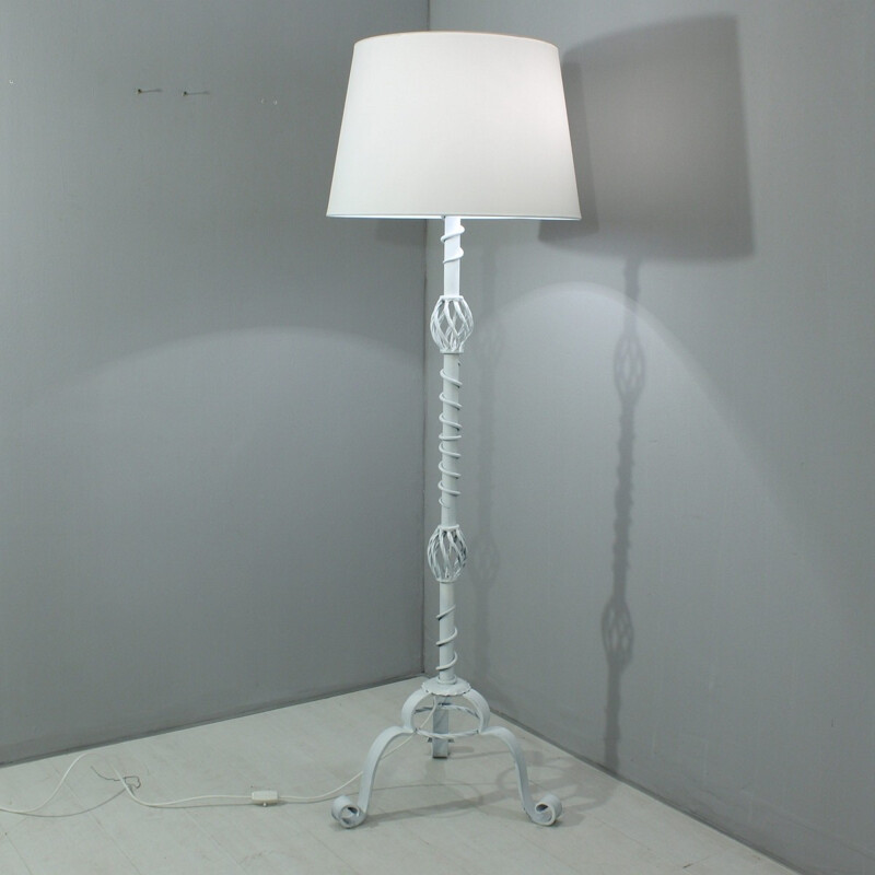 Mid-century floor lamp in white lacquered metal and fabric - 1930s