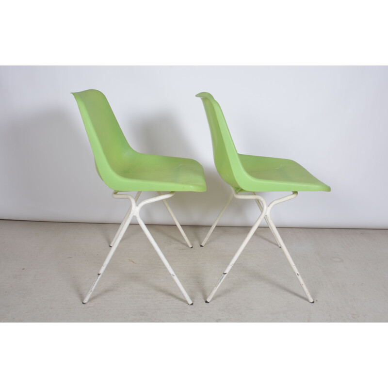 Ein Paar Vintage-Stühle aus Polypropylen von Robin Day für Hille, 1960