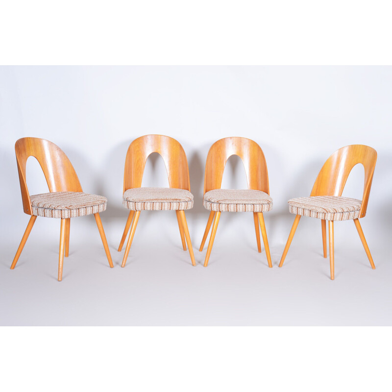 Set van 4 vintage essenhouten stoelen van Antonín Šuman, 1950