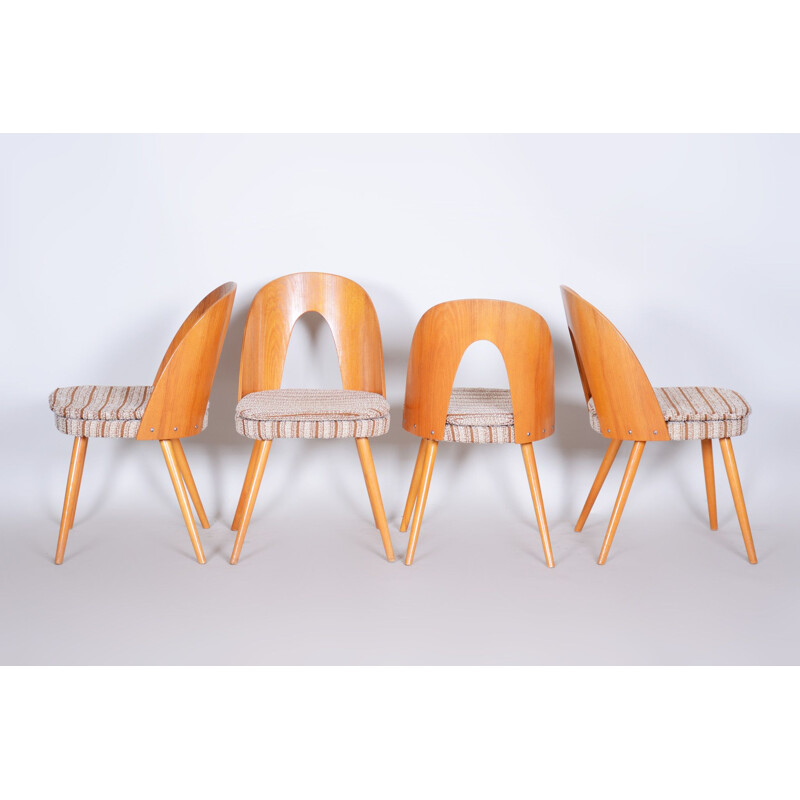 Set van 4 vintage essenhouten stoelen van Antonín Šuman, 1950