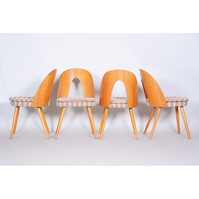 Set van 4 vintage essenhouten stoelen van Antonín Šuman, 1950