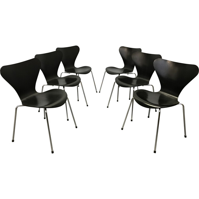 Set of 6 "Serie 7" Fritz Hansen chairs, Arne JACOBSEN - 1991