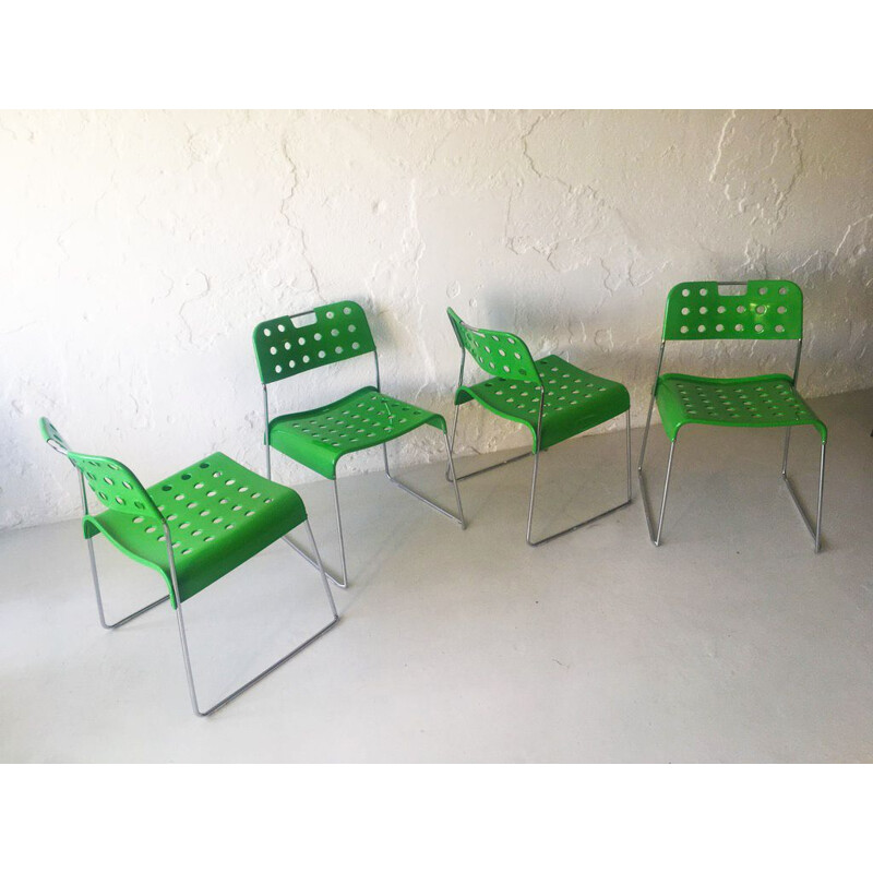 Ensemble de 4 chaises empilables vintage par Rodney Kinsman pour Bieffeplast, Italie 1970
