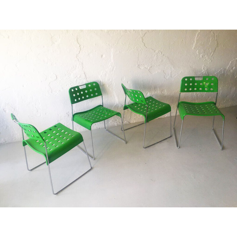 Set of 4 vintage stackable chairs by Rodney Kinsman for Bieffeplast, Italy 1970