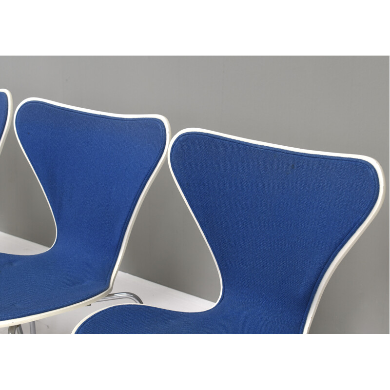 Set of 5 vintage Butterfly chairs by Arne Jacobsen for Fritz Hansen, Denmark 1979