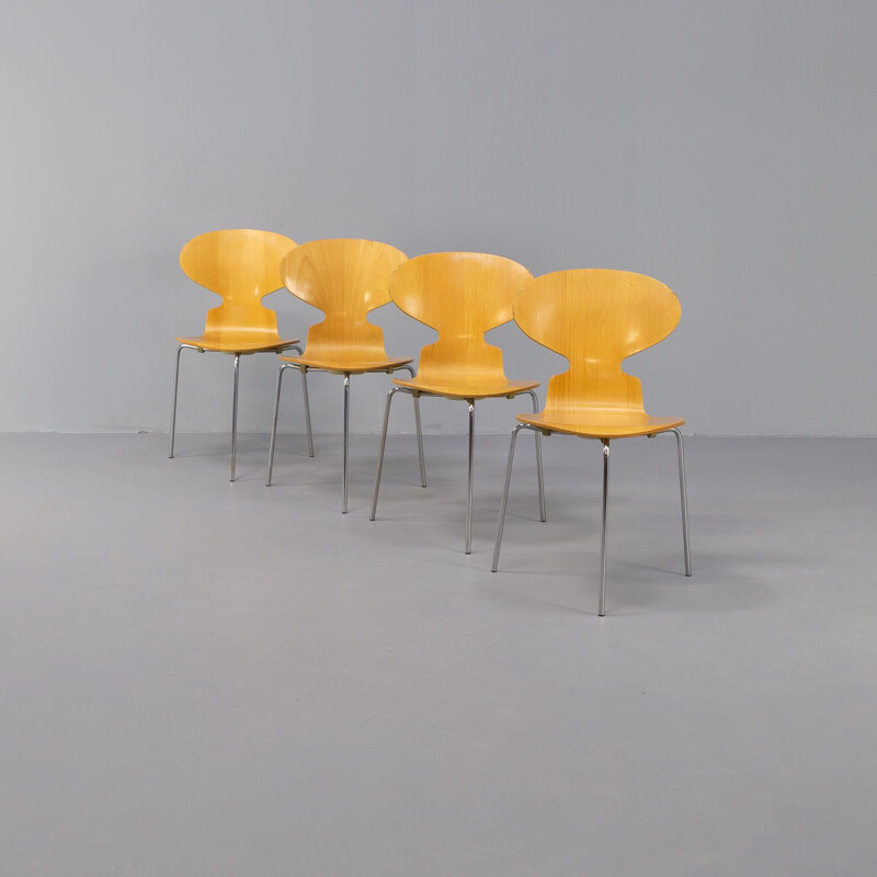 Ensemble de 4 chaises vintage "modèle 3100 Ant" en contreplaqué par Arne Jacobsen pour Fritz Hansen, 1951