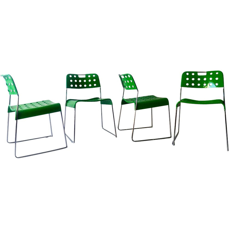 Ensemble de 4 chaises empilables vintage par Rodney Kinsman pour Bieffeplast, Italie 1970