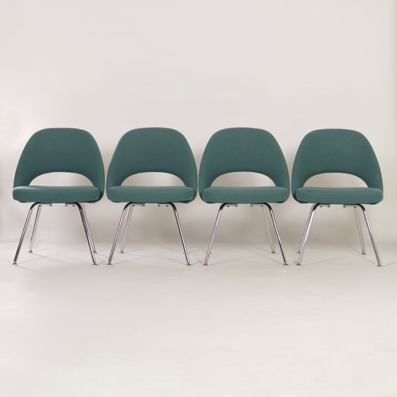 Set of 4 vintage green chairs by Eero Saarinen for Knoll, 2000s
