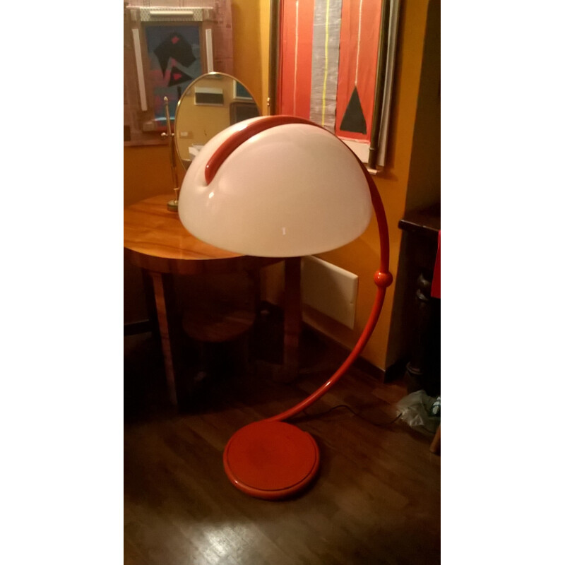 Snake" vintage floor lamp in orange lacquered metal by Elio Martinelli for Martinelli Luce, 1960