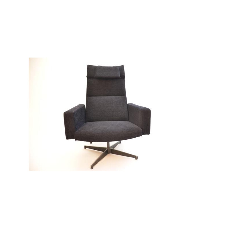 Re-upholstered lounge chair with its ottoman - 1960s