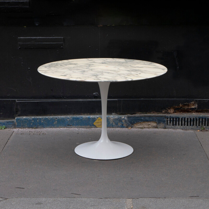 Table ronde vintage Tulip en marbre Calacatta par Eero Saarinen pour Knoll