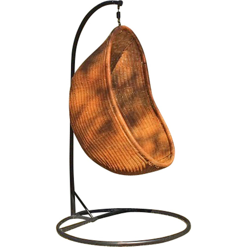Hanging "Egg" chair in rattan - 1970s