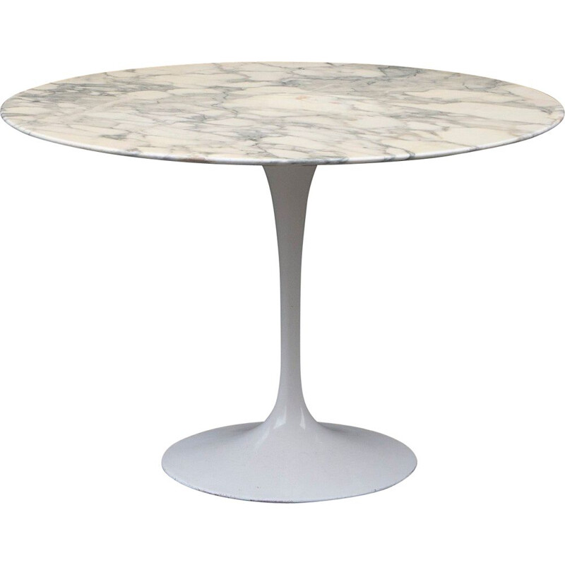 Vintage Tulip round table in Calacatta marble by Eero Saarinen for Knoll