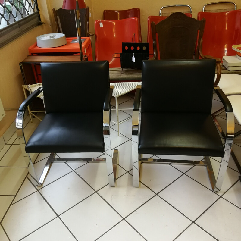 Ensemble de 3 fauteuils vintage "Brno" en cuir noir