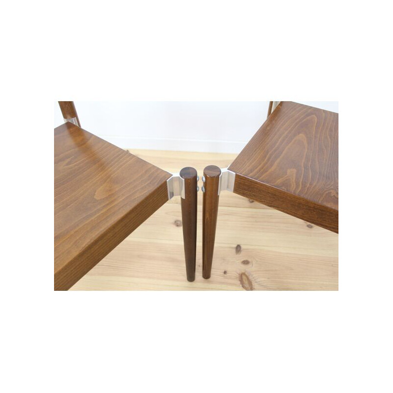 Pareja de sillas vintage de madera con carpintería de aluminio de Miroslav Navratil, Checoslovaquia