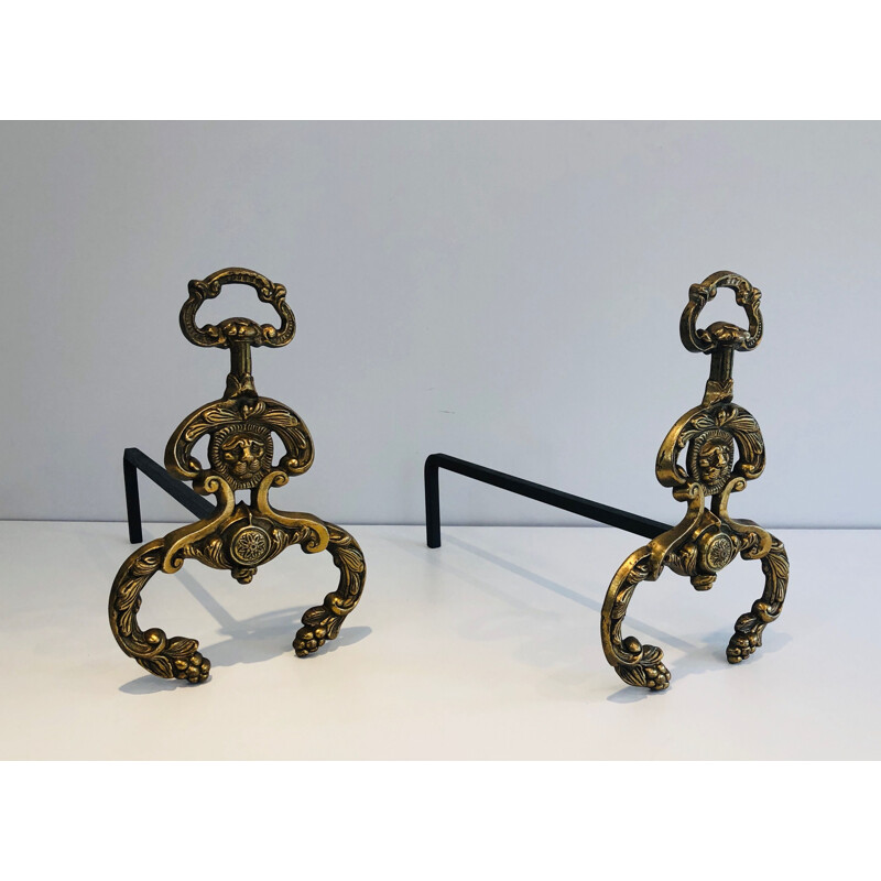 Coppia di candelabri d'epoca in bronzo e ferro battuto con teste di leone, 1940