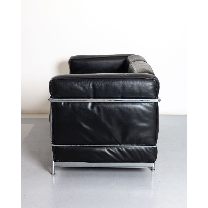 Vintage Lc2 leather and steel tubular sofa for Cassina, 1928