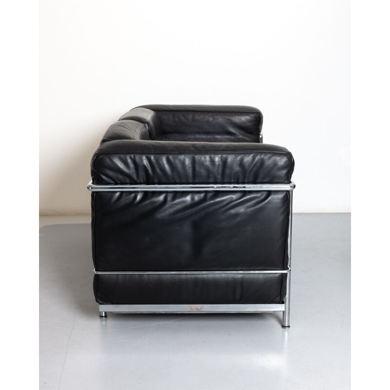 Vintage Lc2 leather and steel tubular sofa for Cassina, 1928