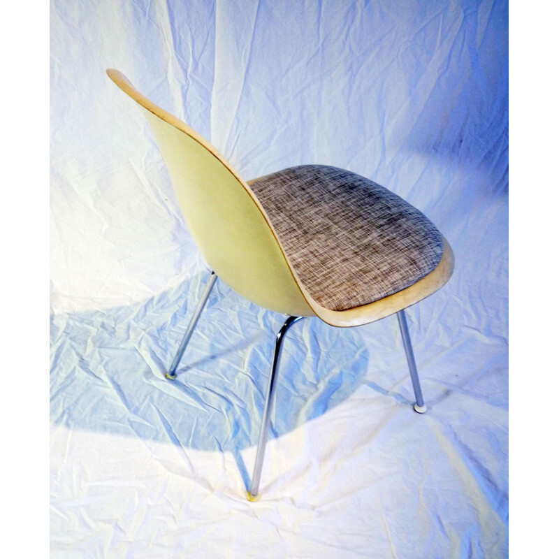 Sedia vintage in fibra di vetro di Eames per Hermann Miller