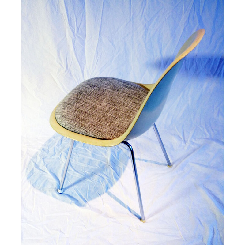 Vintage fiberglass chair by Eames for Hermann Miller