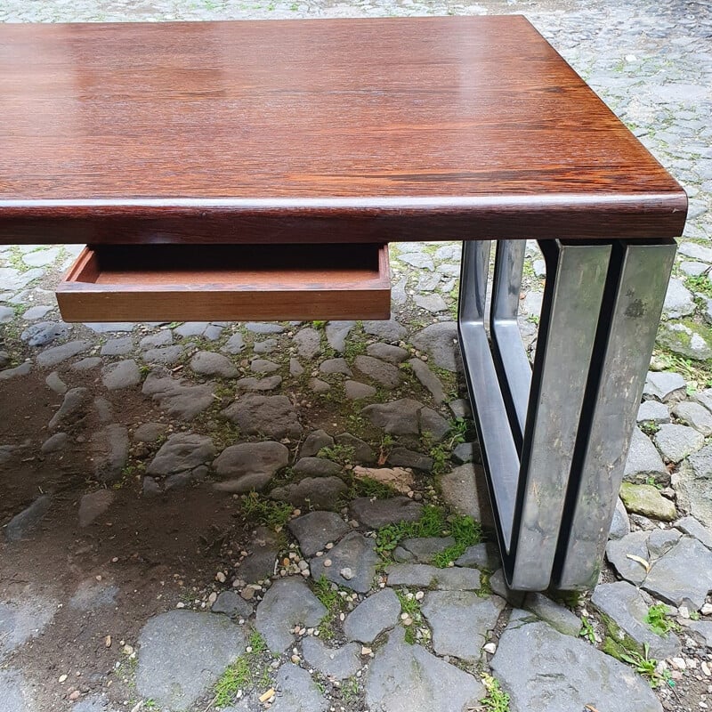 Vintage T333 desk in cast aluminum by Eugenio Gerli and Osvaldo Borsani for Tecno, Italy