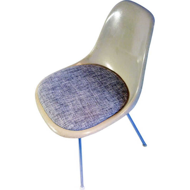 Vintage fiberglass chair by Eames for Hermann Miller