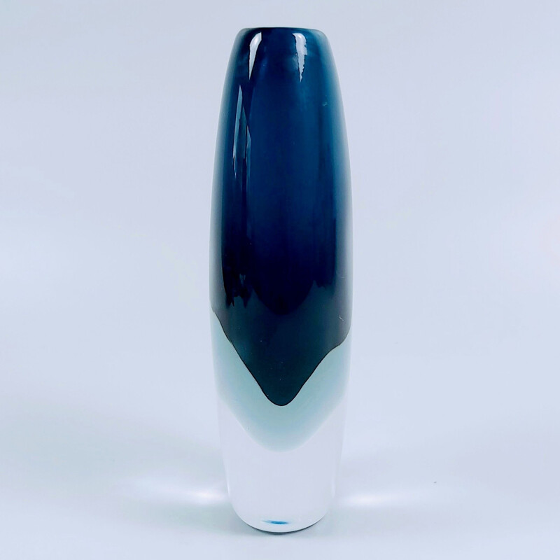 Vintage Sommerso glass vase by Vicke Lindstrand for the Swedish Glasswork Kosta, 1960s