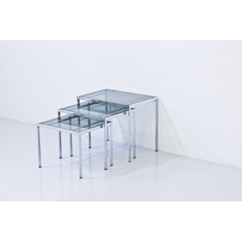 Set of 3 nesting tables in glass and metal - 1970s